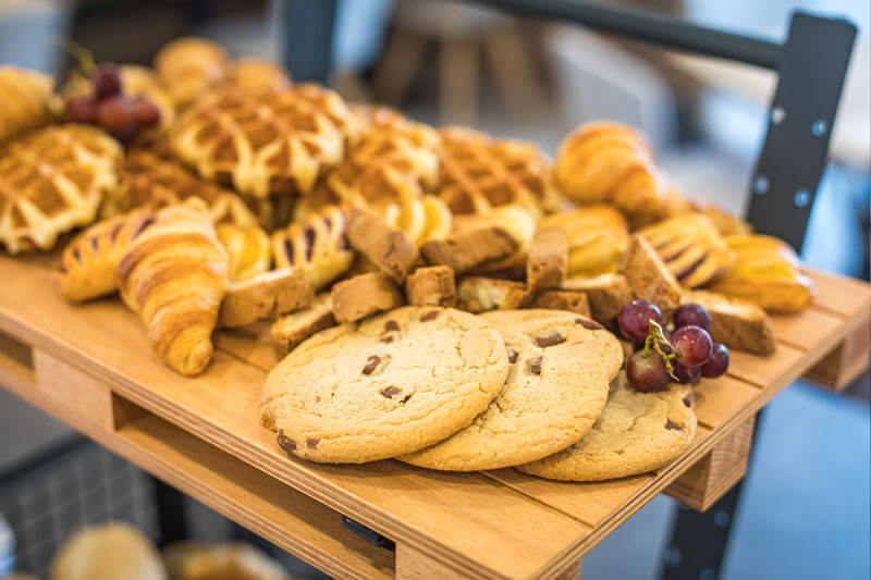 Kekse und Gebäck beim Frühstücksbuffet